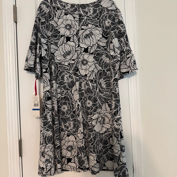 Ruby Rd. Monochrome Leaf Pattern Dress - Picture 4 of 7